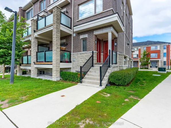 240 Lagerfeld Dr #16, Brampton, ON L7A 5G9