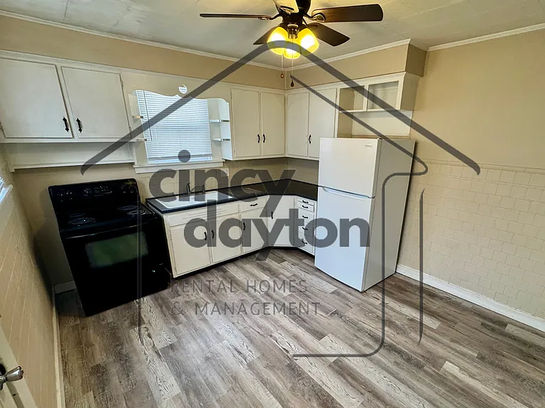 110 N River St #1 — Photo 16