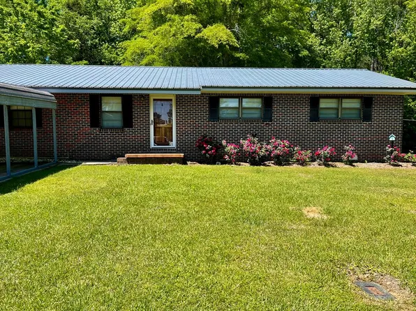 1605 Gibson St, Elba, AL 36323