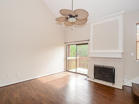 5th image of 737 Davis Rd