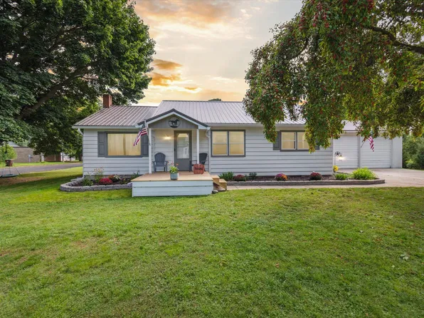1904 W Main St, McBrides, MI 48852