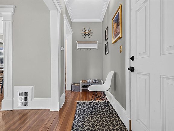 3rd image of 19 Rill St #2