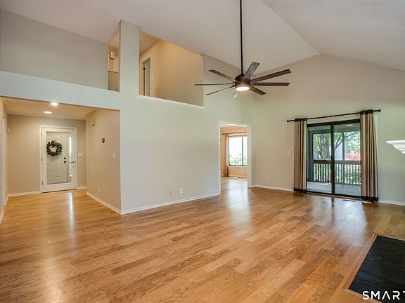 3rd image of 11 Strathmore Lane #11