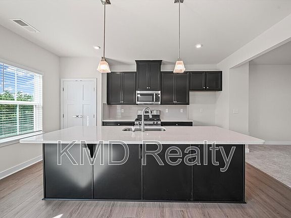 3rd image of 9922 Oaklawn Blvd NW