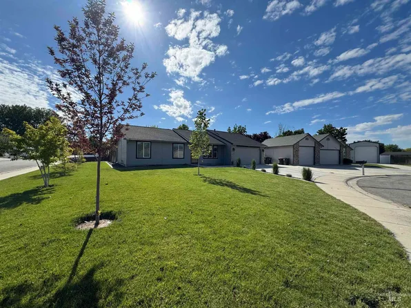 377 W Chrisfield Dr, Meridian, ID 83646