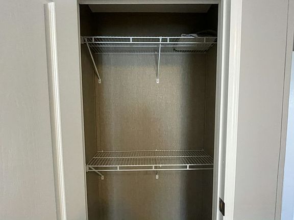 5th image of 3233 Bending Oak Dr