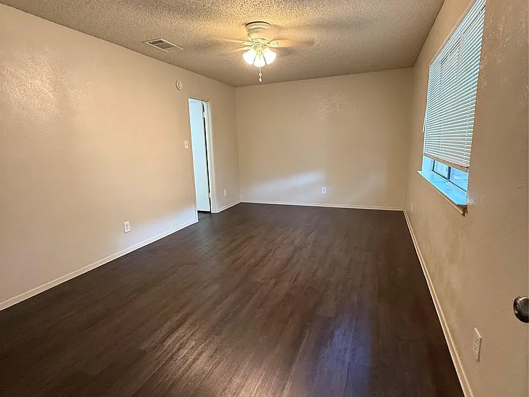 2712 Cameron Loop — Photo 12