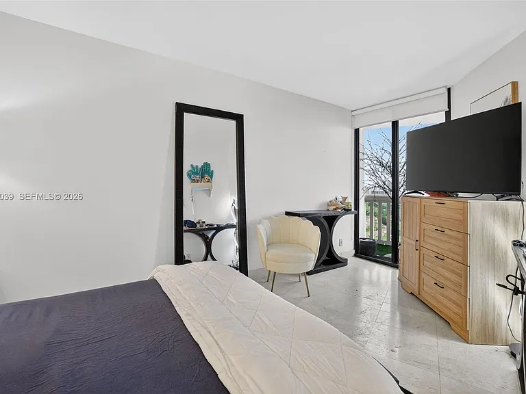 1000 Island Blvd #2105 — Photo 11