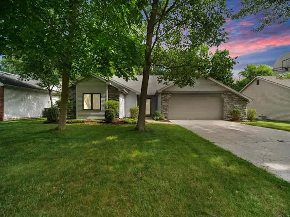 1004 Heartland Dr, Fort Wayne, IN 46825