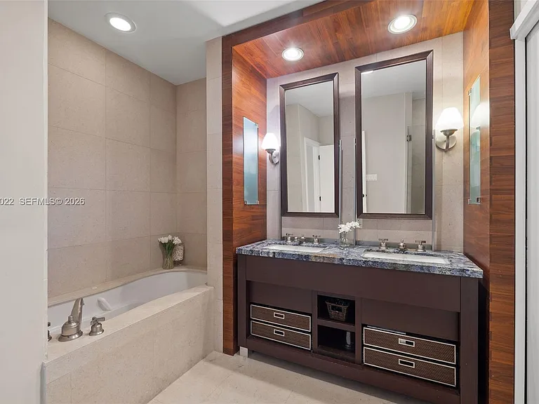 6799 Collins Ave #209 — Photo 27