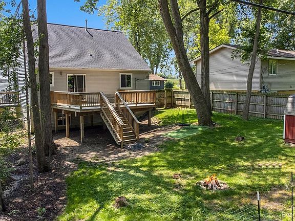 3rd image of 235 Glenmoor Dr