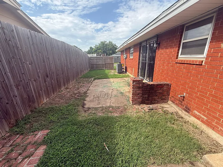1700 N Janeway Ave — Photo 15