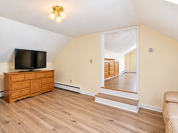 4th image of 9 Murphy Ave