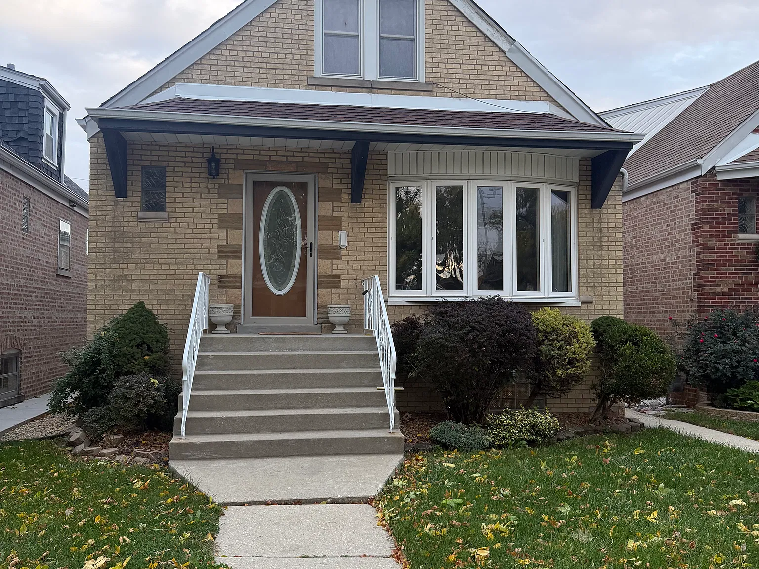 5 bed, 1600 sqft, $3,200 — Photo 1