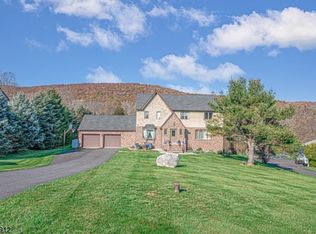 17 E Gate Dr, Glenwood, NJ 07418