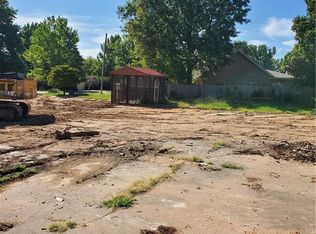 102 W Magnolia St, Siloam Springs, AR 72761