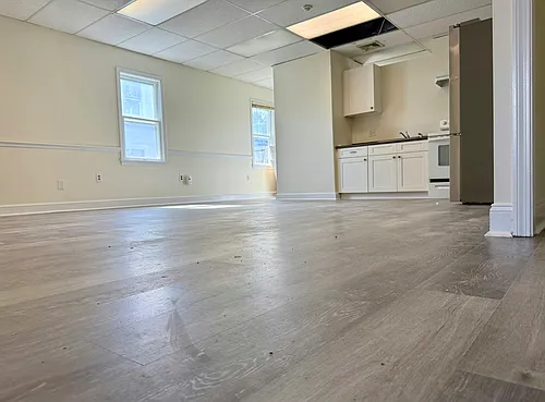 19 Central St #B Photo 1