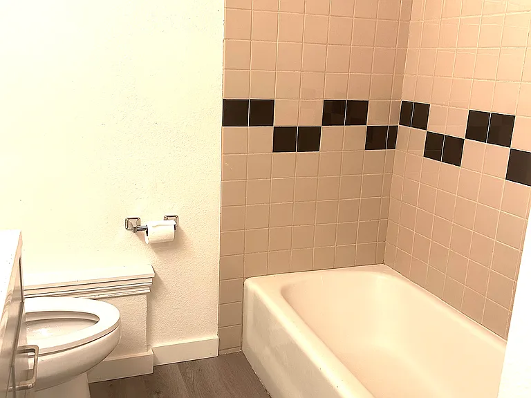 3618 Woodland Park Ave N #6 — Photo 7