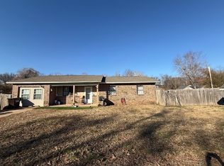 613 Valley Dr, Russellville, AR 72802