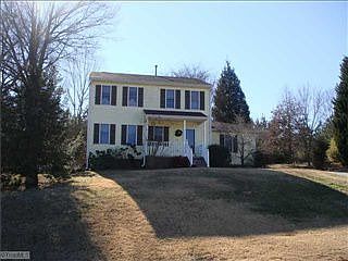 2nd image of 414 Wildwood Ln