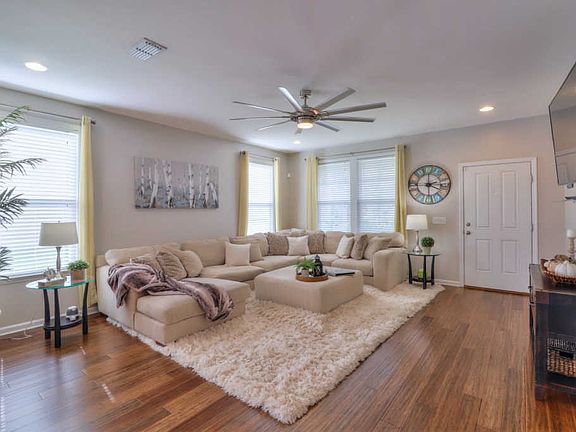 3rd image of 3425 Hyde Ct