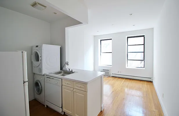 Rented by Julianna Realty Corp | media 10