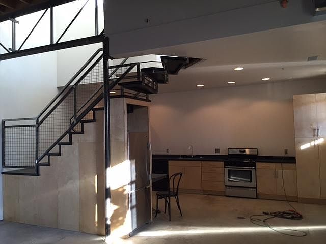 1st image of 400 Broadway Blvd SE