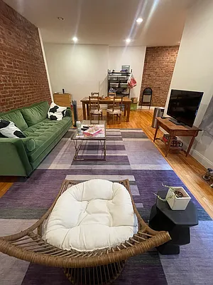 Rented by PMG Real Estate  | media 35