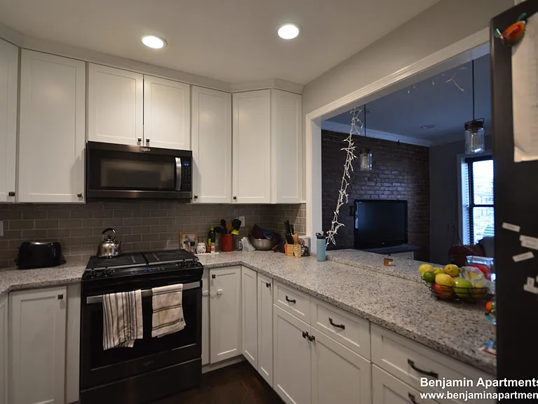 60 Florida St #2 — Photo 9