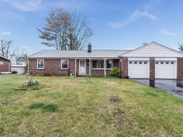 828 Lopatcong St, Belvidere Twp., NJ 07823