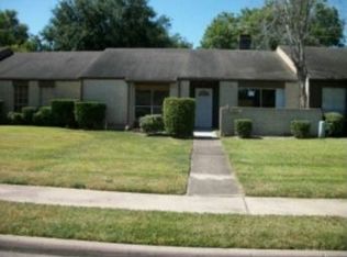 8660 Maplecrest Dr, Houston, TX 77099