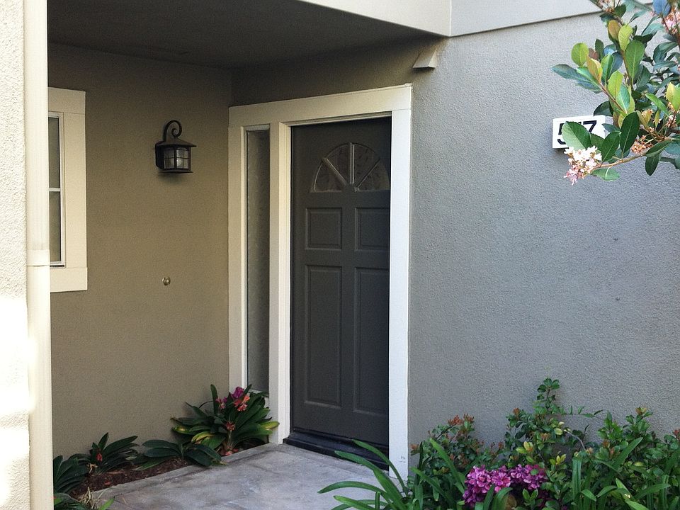 1st image of 517 S Glenhurst Dr #Townhome