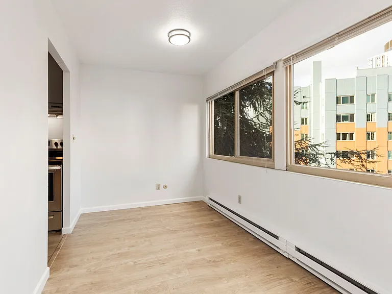 The Willis Apartments — Photo 29
