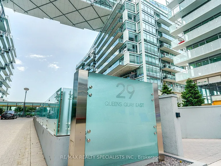 29 Queens Quay E #1118 — Photo 2