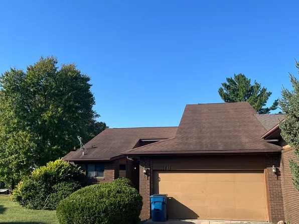 1811 S Cog Mill Ct, Springfield, IL 62704