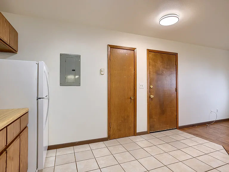 816 Ames Ave #3 — Photo 3