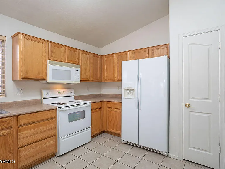 6762 W Del Mar Ln — Photo 9