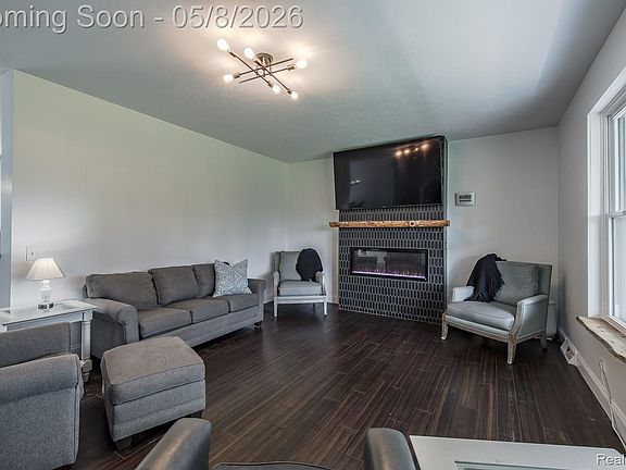 3rd image of 1263 N Baldwin Rd