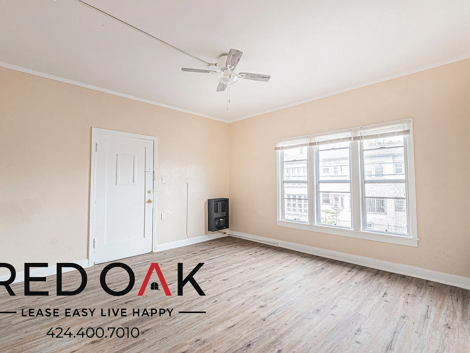 Luminous Studio with Hardwood-Style Floors and Walk-In Closet in the Heart of Koreatown! — Photo 3