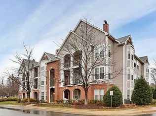 20419 Riverbend Sq, Sterling, VA 20165