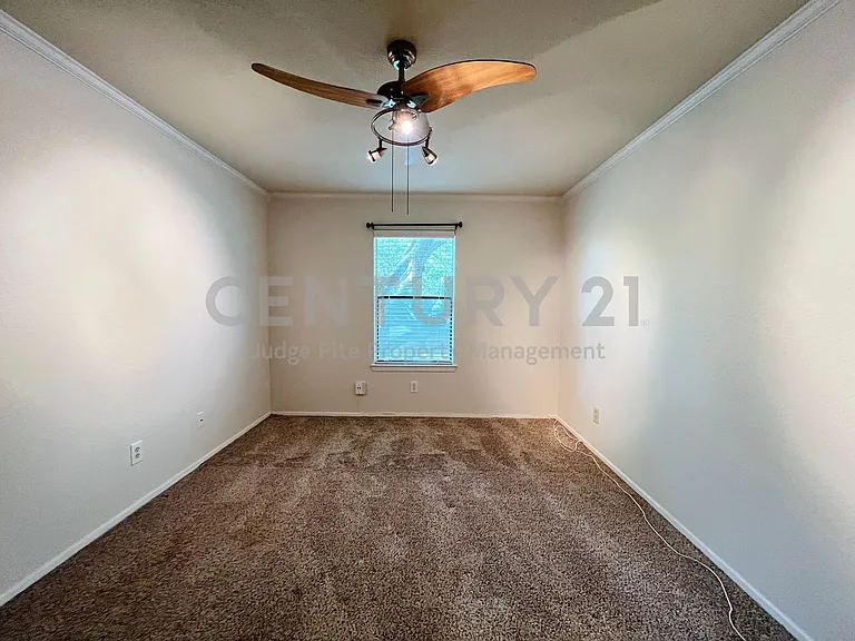 5759 Cedar Creek Dr — Photo 15