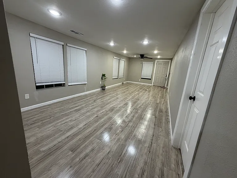 117 Hackberry St — Photo 7