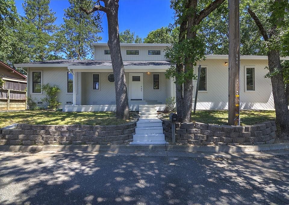 1st image of 843 Blue Bell Ct