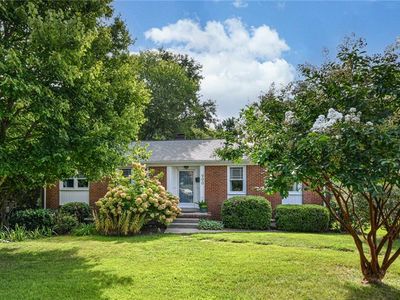 900 Honeysuckle Dr, Greensboro, NC, 27408