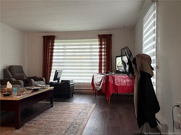 3rd image of 610 College St