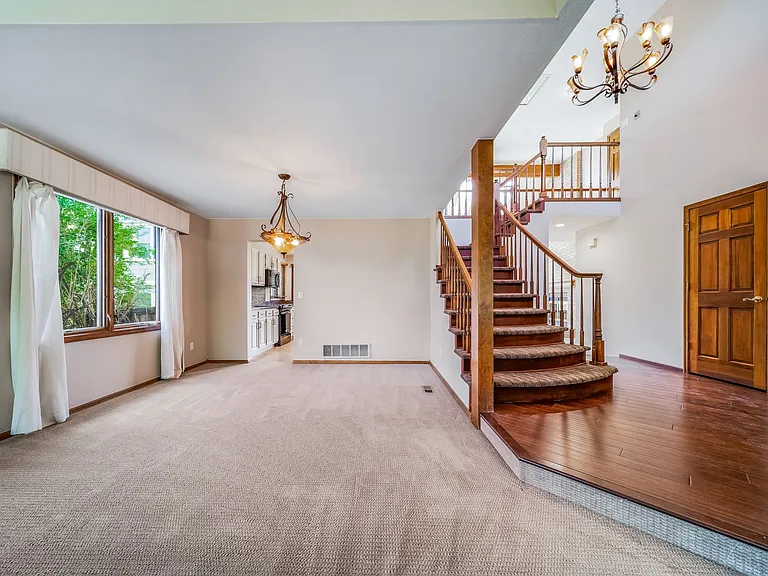6793 Blackhawk Ct — Photo 7