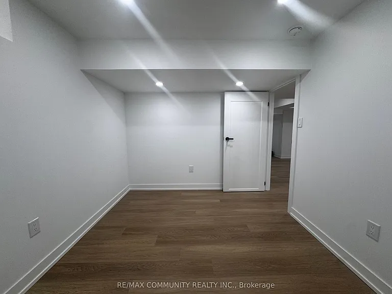 43 Terry Cres #BASEMENT — Photo 20