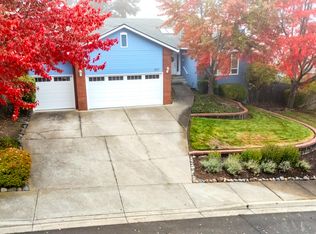 5672 Cherry Ln, Medford, OR 97504