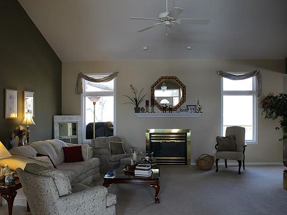 5th image of 1574 Iroquois Dr NE