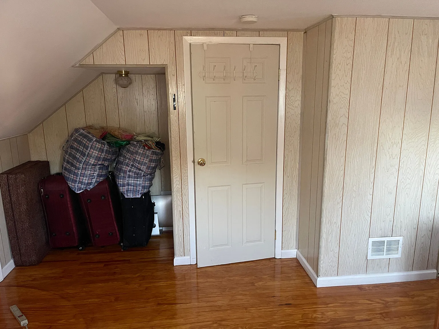 1 bed, 1.0 bath, $900 — Photo 3
